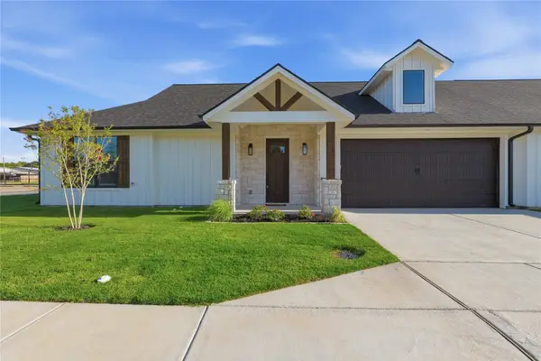200 E Ewell Street, Granbury, TX 76048