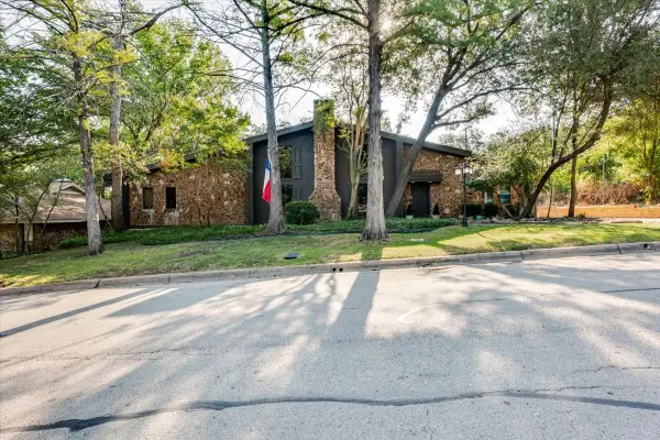 1459 Warrington Court, Fort Worth, TX 76112