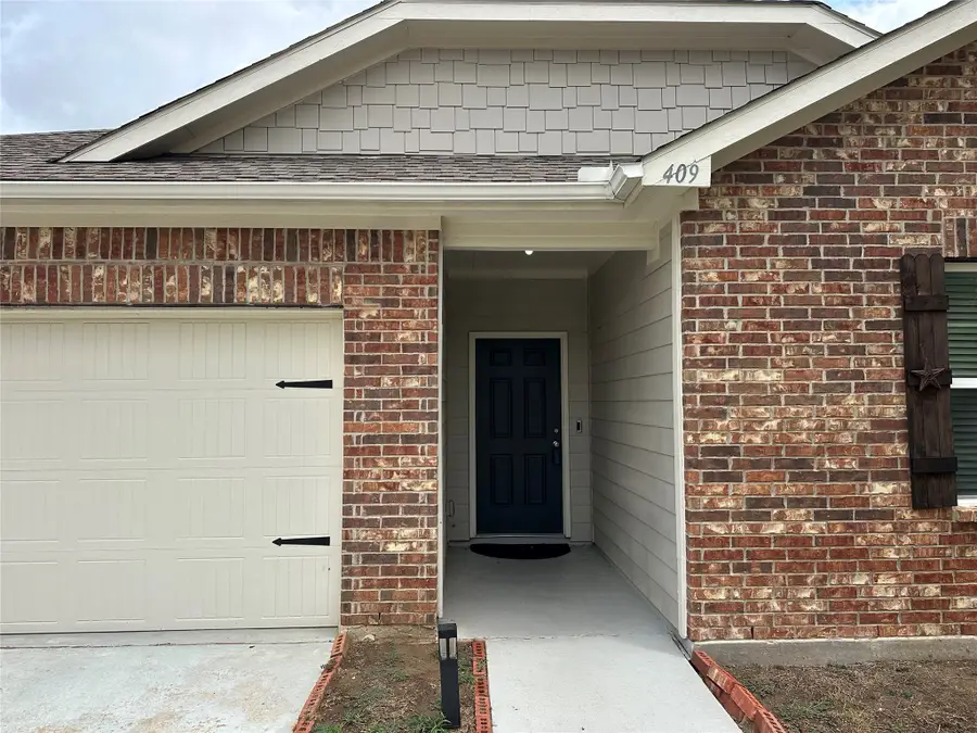 409 Willow Creek Drive, Glenn Heights, TX 75154 - #2