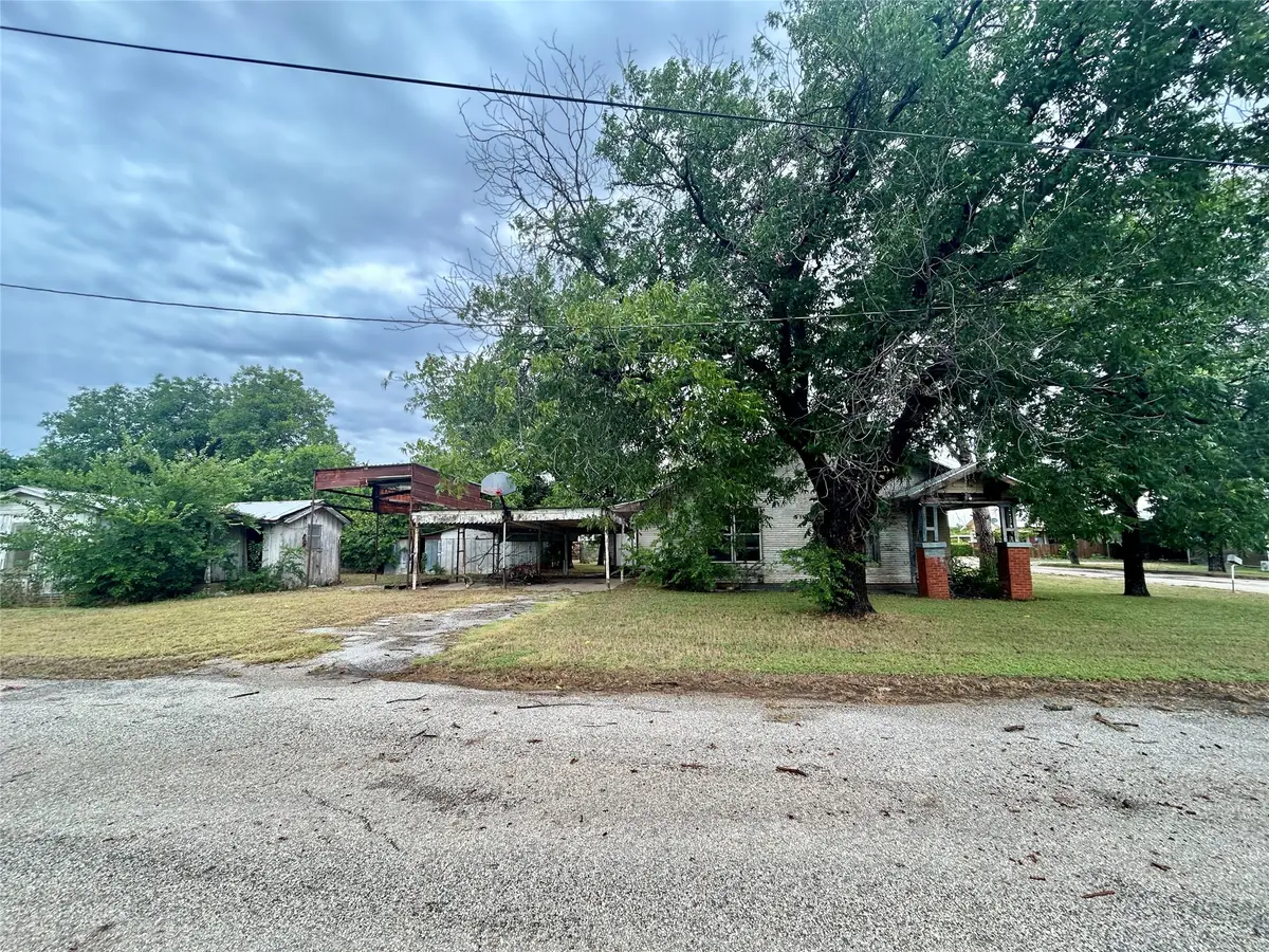501 W 12th Street, Coleman, TX 76834 - #1