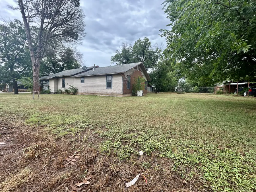 501 W 12th Street, Coleman, TX 76834 - #3