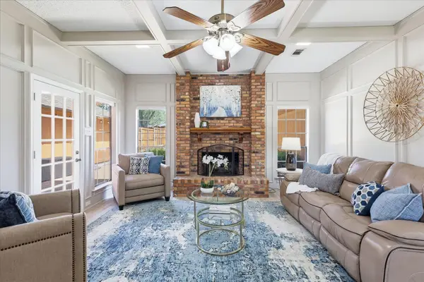 1915 Robin Meadow Circle, Carrollton, TX 75007