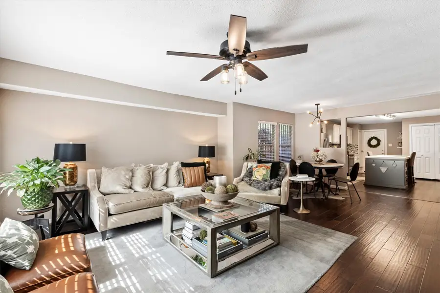 1130 S Montreal Avenue, Dallas, TX 75208 - #2