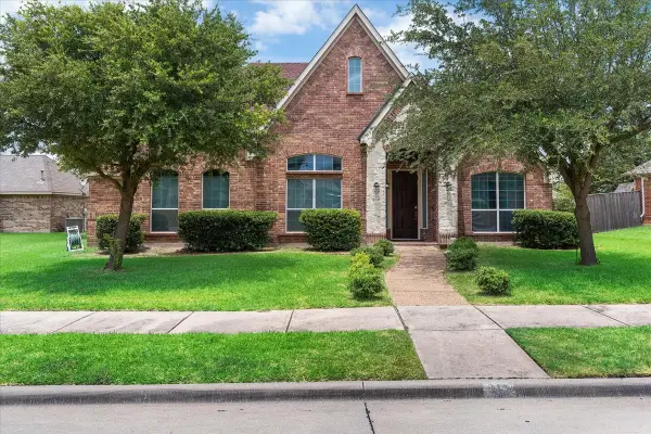 817 Trailwood Drive, DeSoto, TX 75115