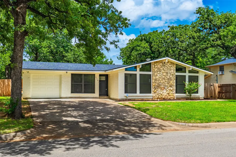 3701 Alhambra Drive, Forest Hill, TX 76119 - #3