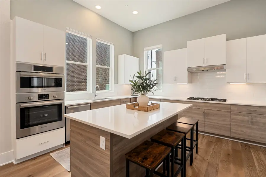 381 E Greenbriar Lane #1001, Dallas, TX 75203 - #3