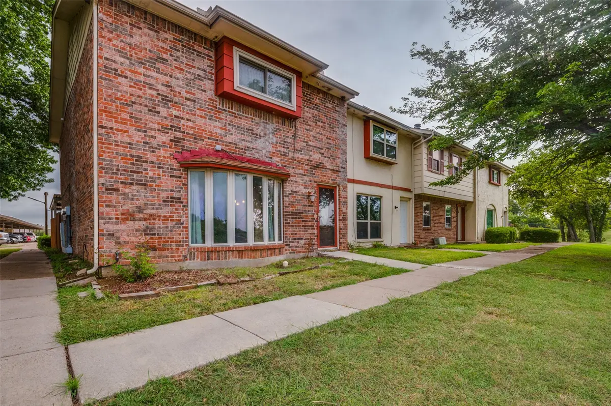 34 E Mountain Lane, Grand Prairie, TX 75052 - #1