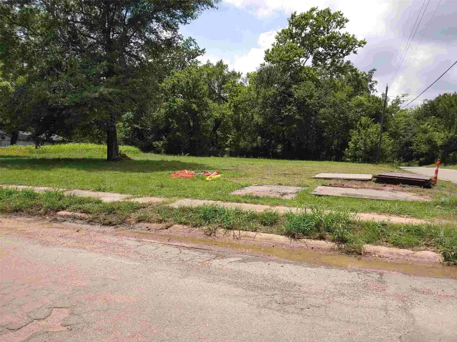 247 & 255 NW 13th Street, Paris, TX 75460 - #3