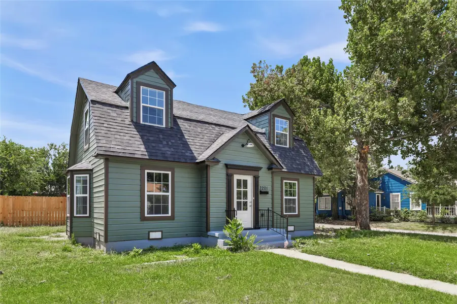 2201 Vincent Street, Brownwood, TX 76801 - #3