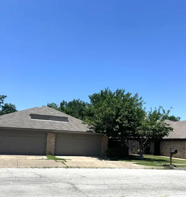 6319 Holiday Lane, North Richland Hills, TX 76182