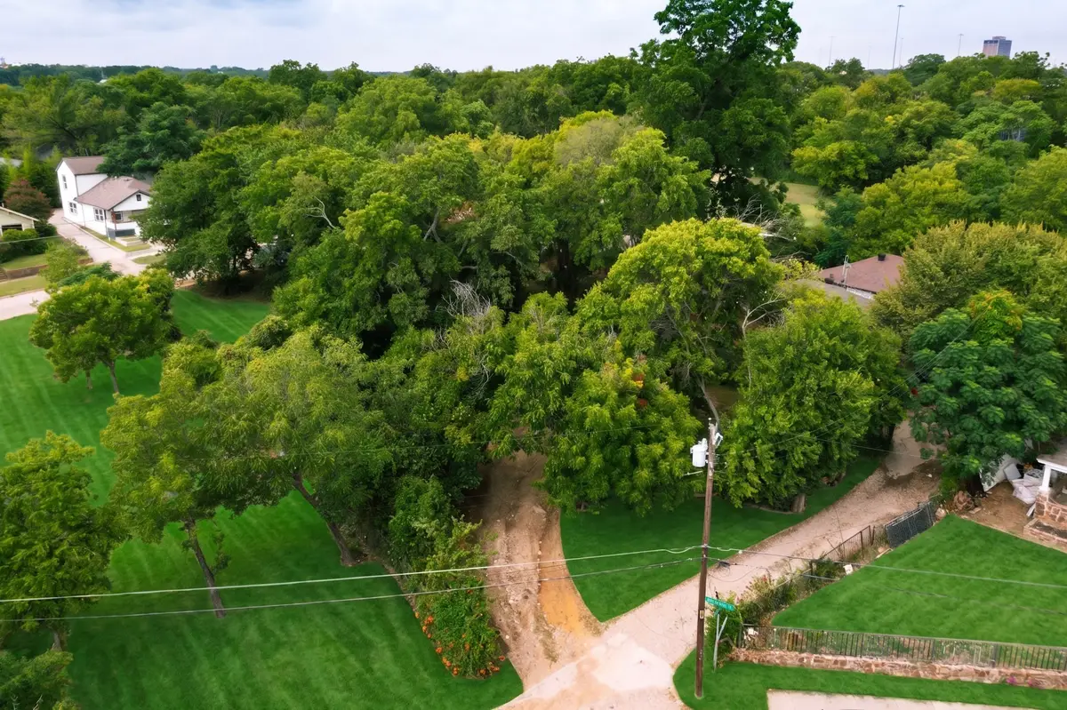 1136 Betterton Circle, Dallas, TX 75203 - #1
