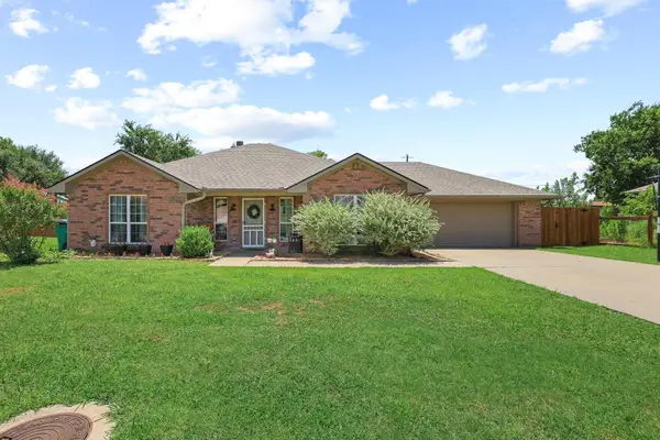 213 Bryant Street, Pottsboro, TX 75076