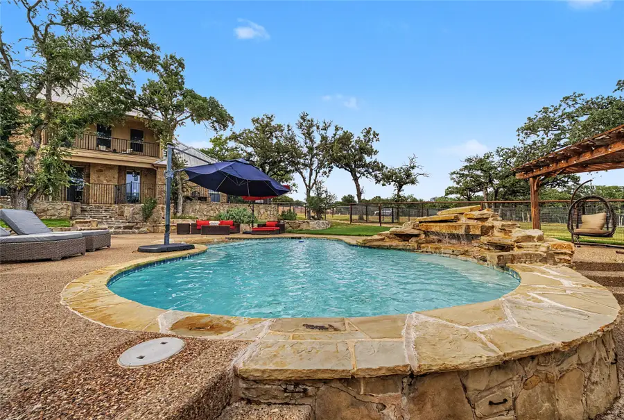 137 Silver Saddle Circle, Weatherford, TX 76087 - #2
