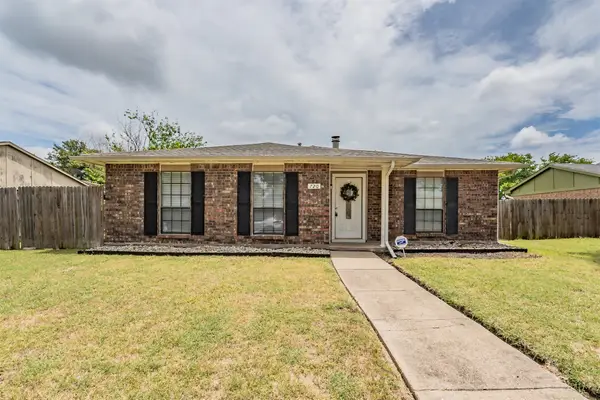 720 Nora Lane, DeSoto, TX 75115