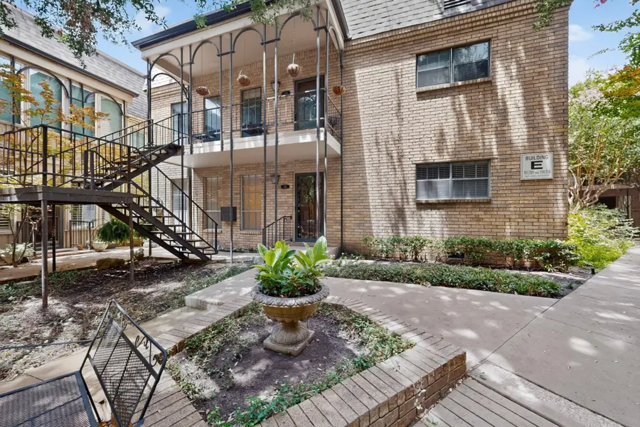 4312 Bellaire Drive S #110E, Fort Worth, TX 76109 - #3