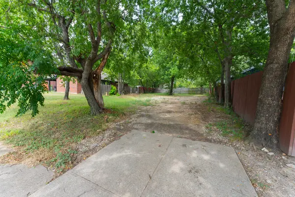 502 Rayenell Avenue, Dallas, TX 75217