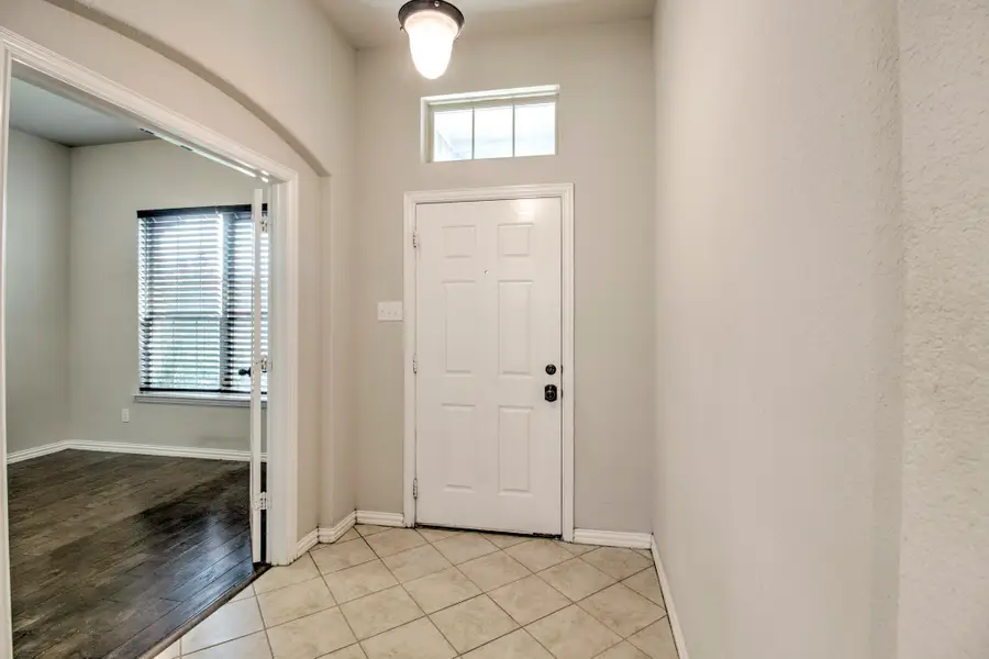 1809 Silver Oaks, Gainesville, TX 76240 - #3