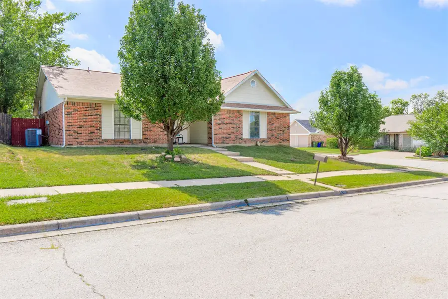 6500 Hughes Drive, Watauga, TX 76148 - #2