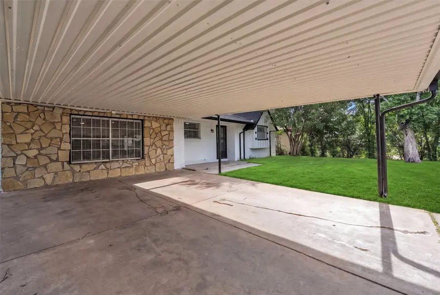 3407 NE 10th Street, Mineral Wells, TX 76067 - #2