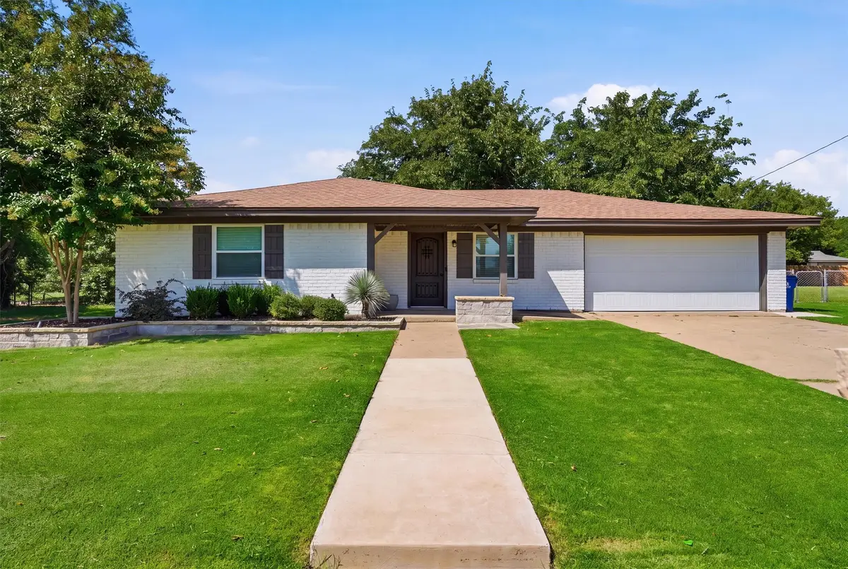 332 S Sealy Avenue, Justin, TX 76247 - #1