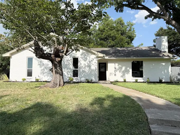 1908 Ann Avenue, Carrollton, TX 75006