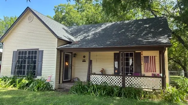 102 E 14th Street, Joshua, TX 76058 - #2