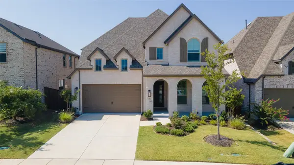 2012 Braided Mane Avenue, Aubrey, TX 76227
