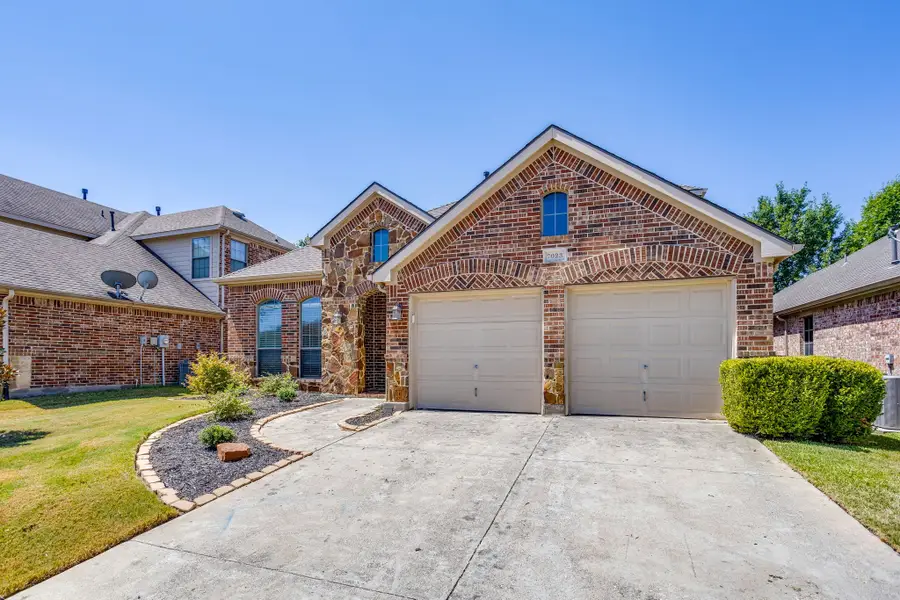 7023 Beacon Drive, Grand Prairie, TX 75054 - #2