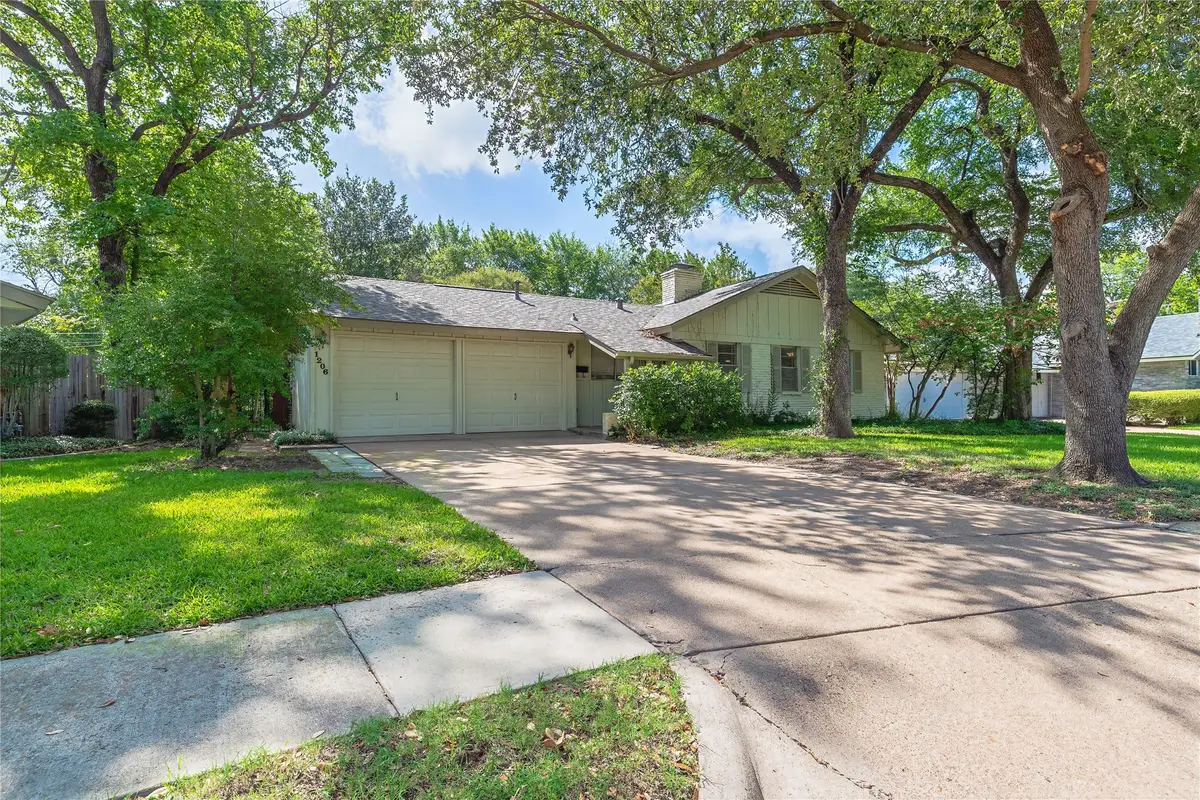 1206 Farnham Court E, Irving, TX 75062 - #1