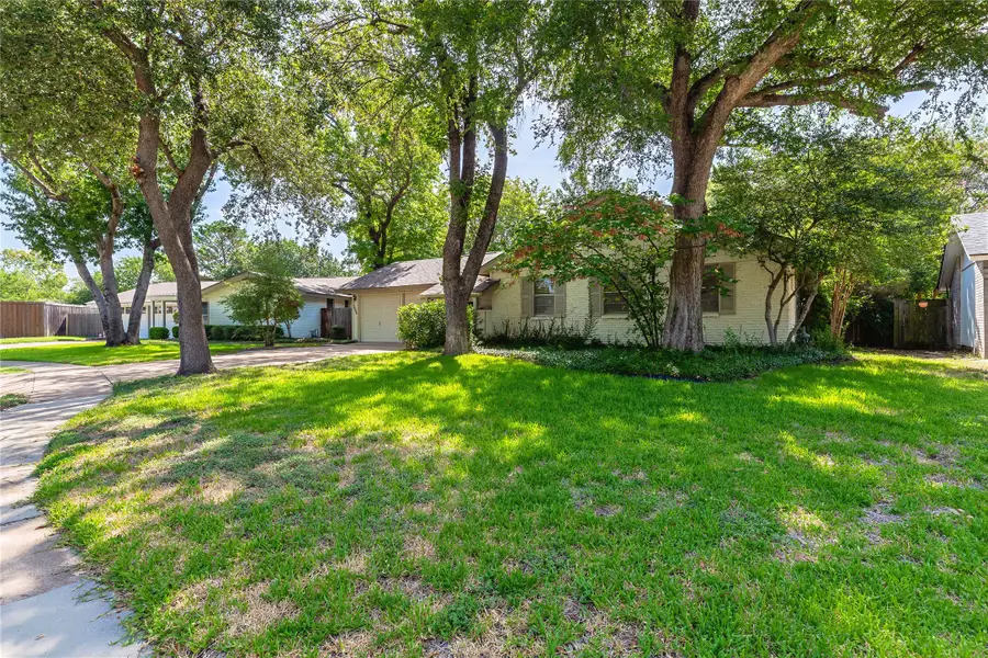 1206 Farnham Court E, Irving, TX 75062 - #2