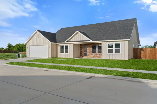 548 Highview Court, Godley, TX 76044