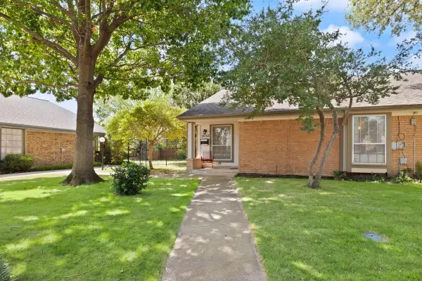 13752 Flagstone Lane, Dallas, TX 75240
