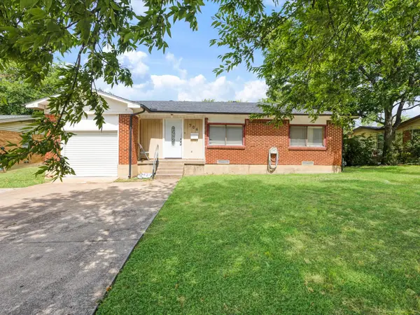 706 N Carrier Parkway, Grand Prairie, TX 75050