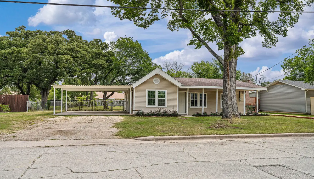 117 N Oak Street, Lacy Lakeview, TX 76705 - #1
