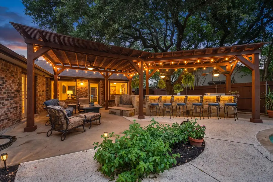 704 Whistler Drive, Arlington, TX 76006 - #2
