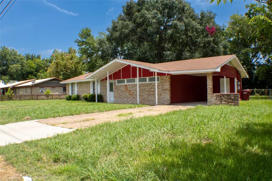 1307 S Delaware Street, Clarksville, TX 75426 - #2