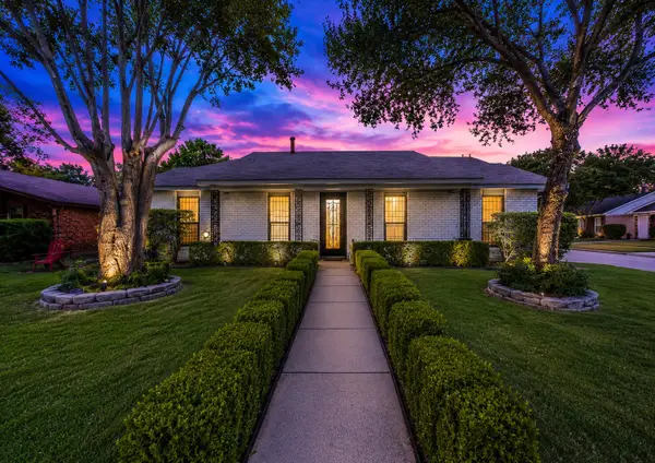 8633 Baumgarten Drive, Dallas, TX 75228