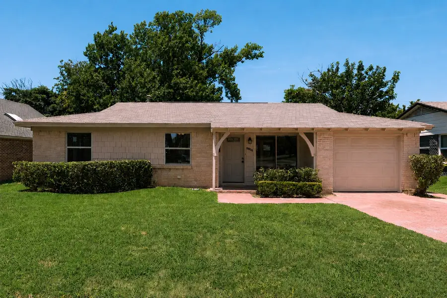 8955 Boundbrook Avenue, Dallas, TX 75243 - #2