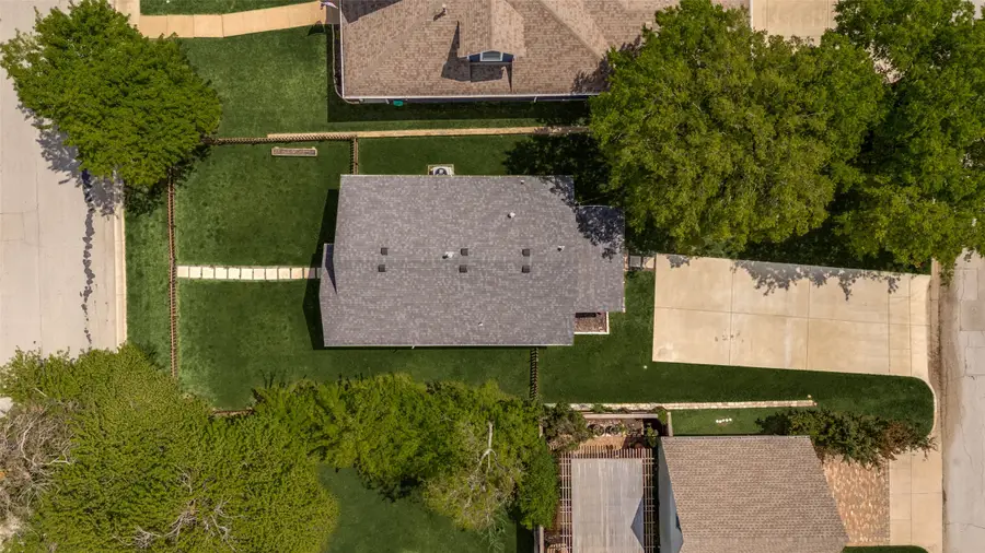 612 E Wall Street, Grapevine, TX 76051 - #2