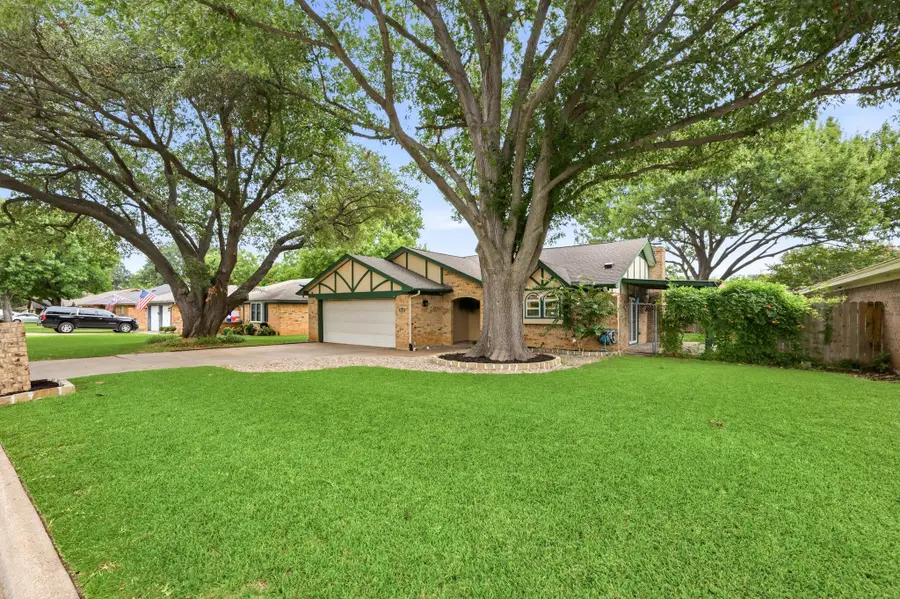 5524 Wood View Street, North Richland Hills, TX 76180 - #3