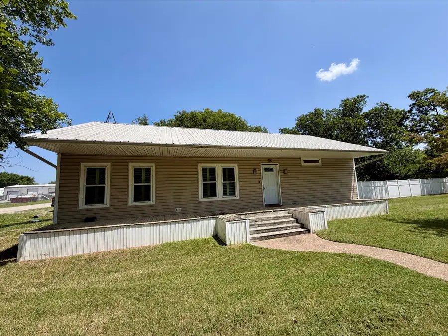 100 E Austin Street, Leonard, TX 75452 - #2
