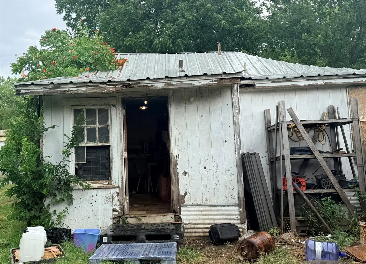 311 SW 3rd Street, Mineral Wells, TX 76067 - #1