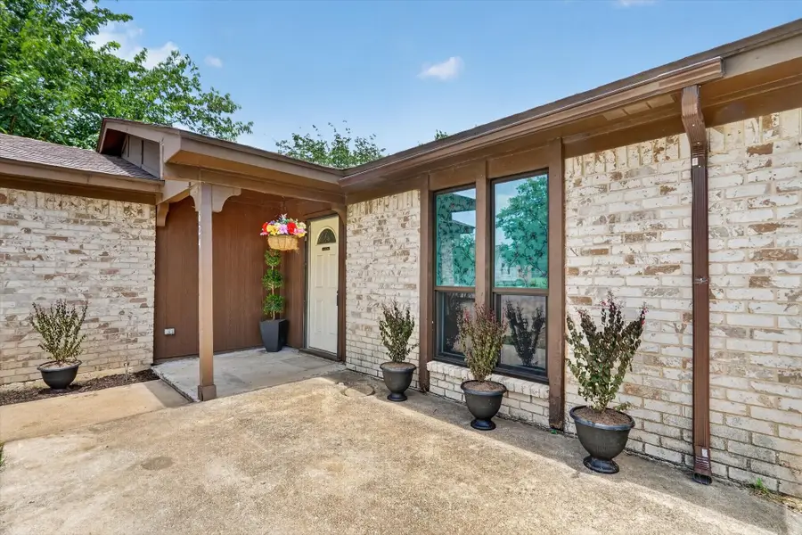 624 Hallvale Drive, White Settlement, TX 76108 - #3