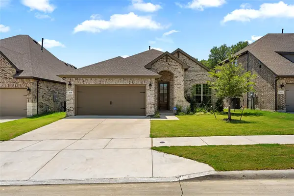 8608 Spindletop Drive, Fort Worth, TX 76120
