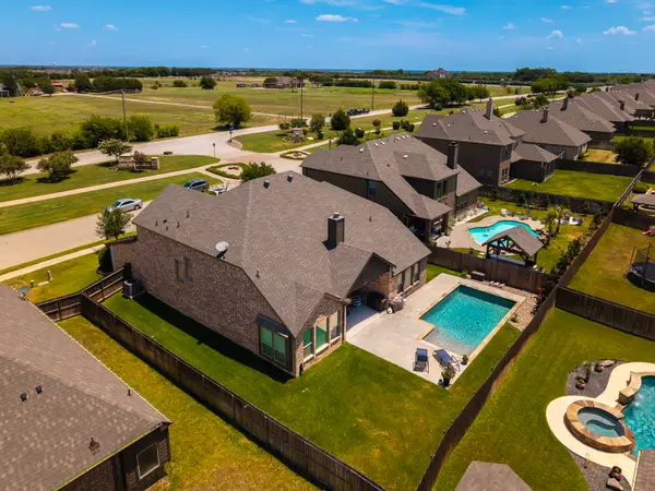 606 Lonesome Dove Drive, Midlothian, TX 76065