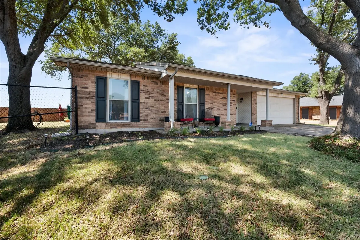 329 E Crossland Boulevard, Grand Prairie, TX 75052 - #1