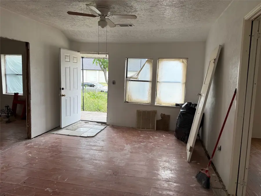 3343 Bryan Avenue, Fort Worth, TX 76110 - #3