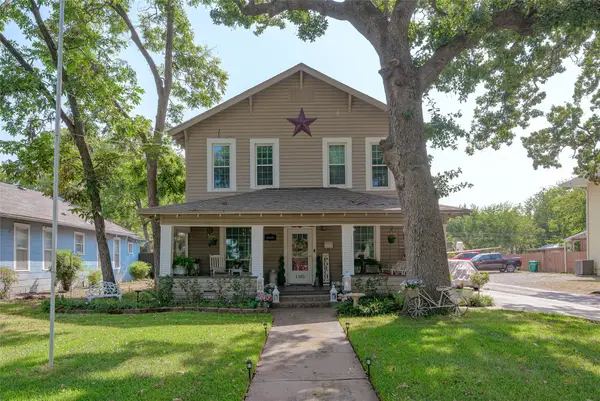 1305 S Crockett Street, Sherman, TX 75090