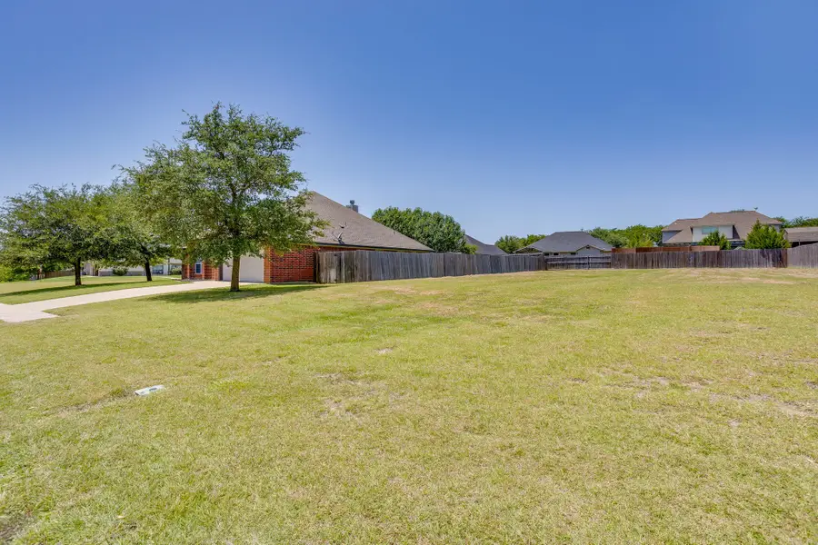 707 Carmen Ana Avenue, Grandview, TX 76050 - #2