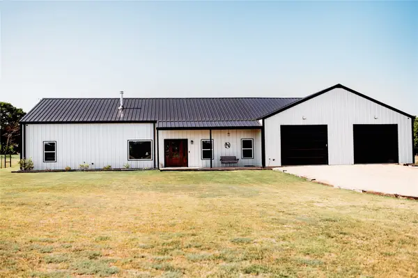 208 Chicken Field Road, Whitewright, TX 75491